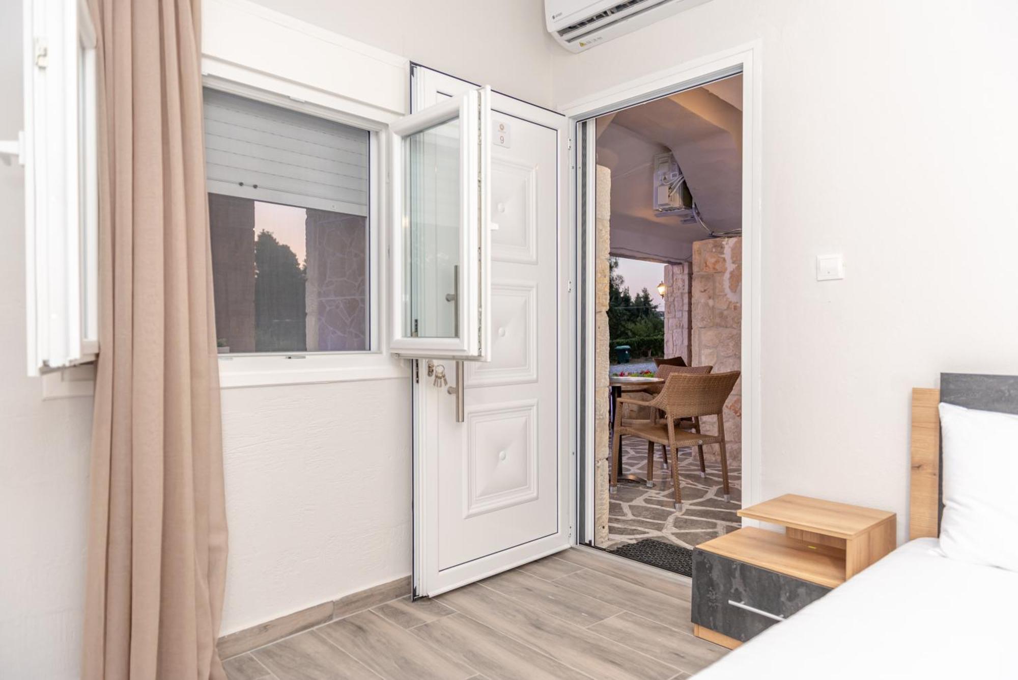 Medusa Rooms Kallithea  Екстер'єр фото